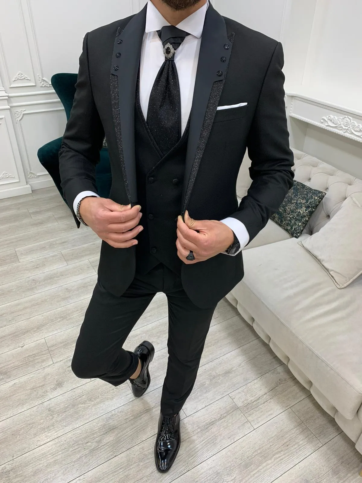 Black Slim Fit Glitter Peak Lapel Wedding Suit by GentWith.com